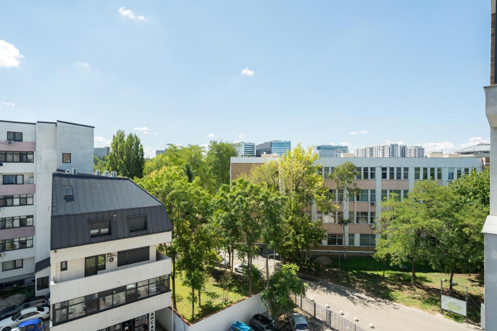 A Home Away - Politehnica Park ブカレスト エクステリア 写真